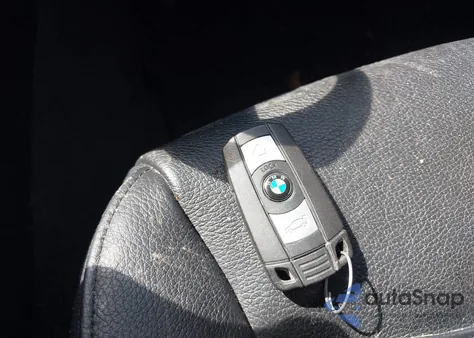 2013 BMW X1 xDrive28I z USA, uszkodzony, nr VIN WBAVL1C50DVR82886